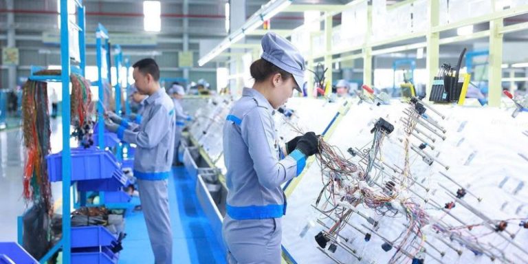 Công Nhân Thử Việc Là Gì? Quy Định Về Lương Và Quyền Lợi