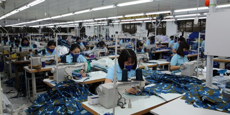 Tìm hiểu về lương công nhân vận hành máy