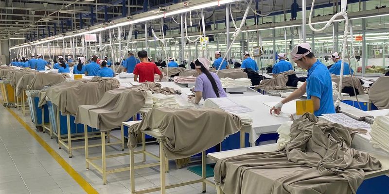 Lương của công nhân may khi làm thêm giờ