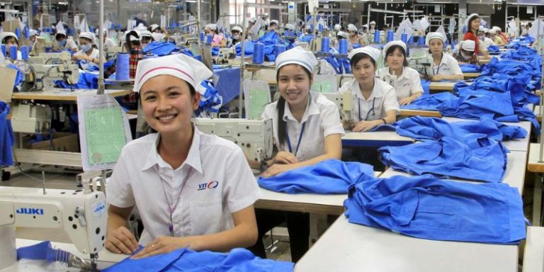 Công Nhân May Làm Gì? Mức Lương Và Quyền Lợi (MỚI)
