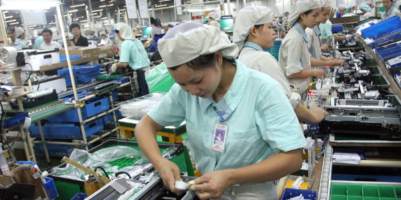 Giải thích công nhân lắp ráp Hưng Yên